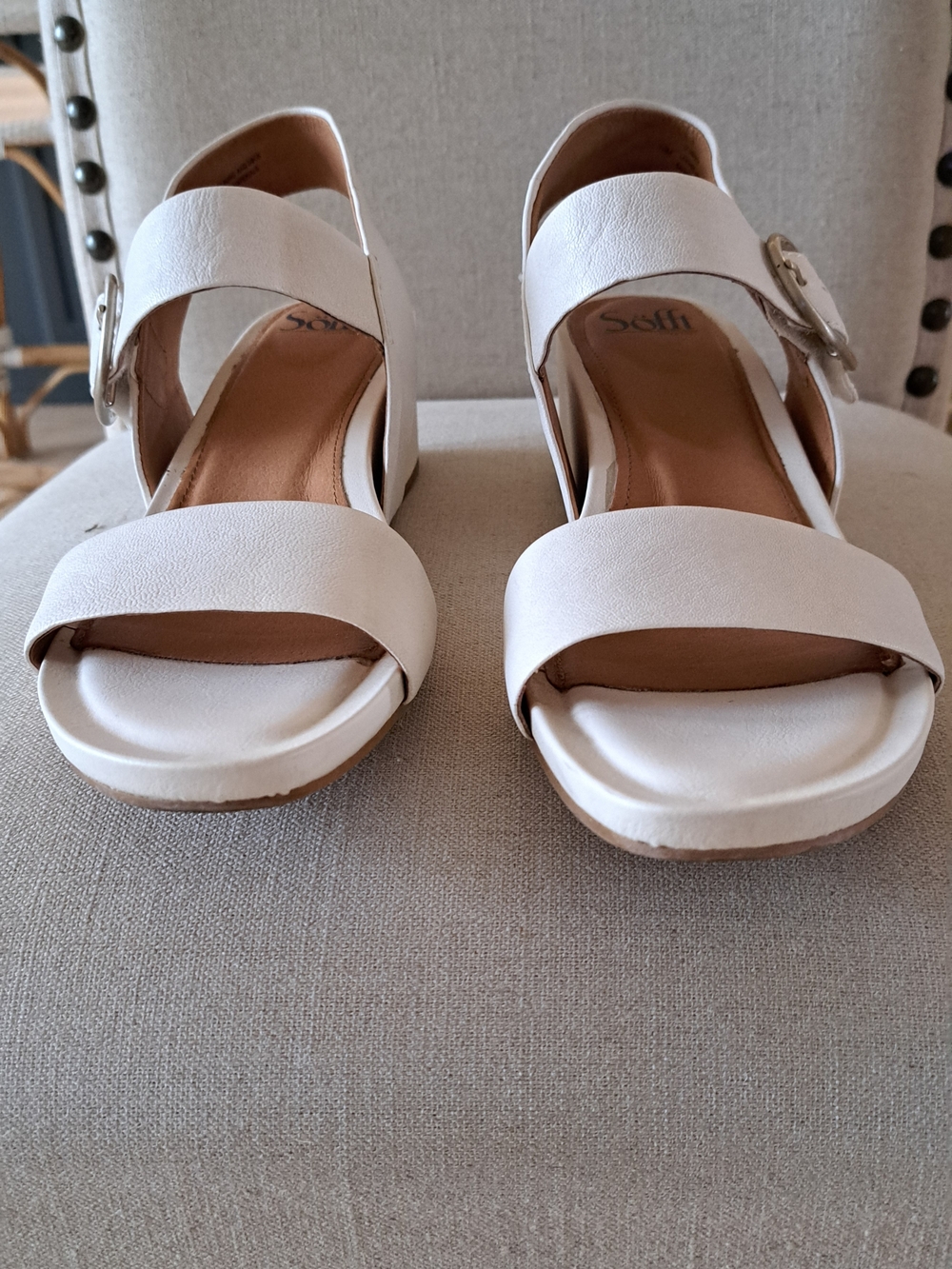Sofft white leather open toe wedge sandals Size 10